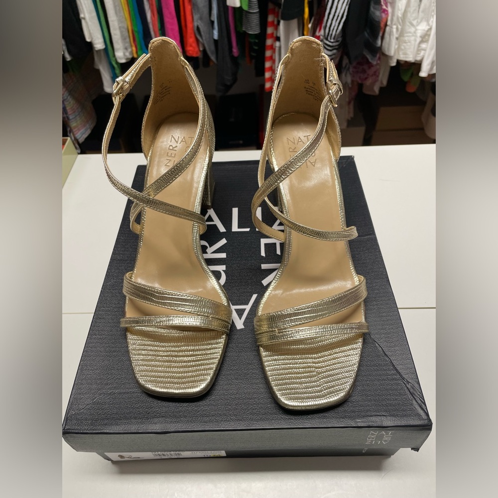 New Naturalizer Naturalizer-Tiff Sandal. Gold